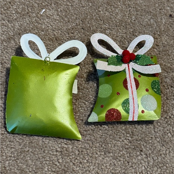 Glittery ornaments - Picture 8 of 8